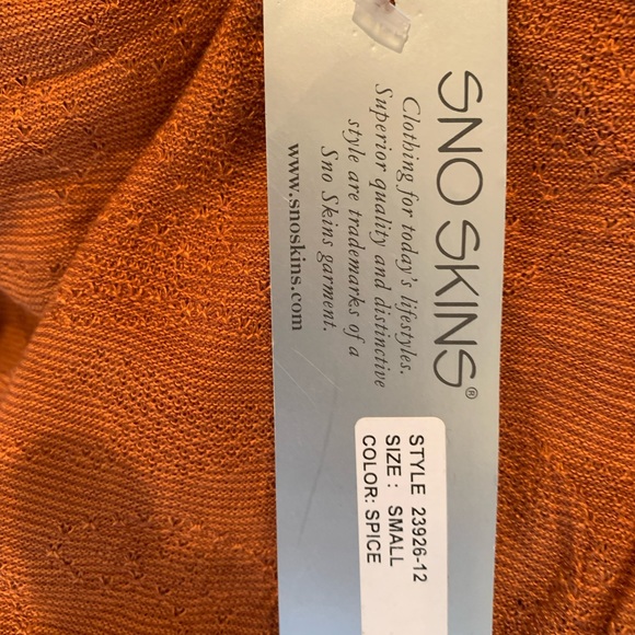 Sno Skins Slouchy Turtleneck, NWT - Picture 9 of 11